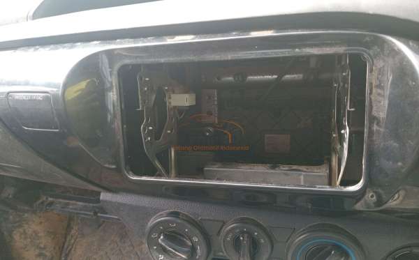 TOYOTA HILUX SINGLE CABIN