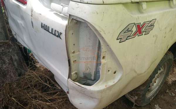 TOYOTA HILUX SINGLE CABIN