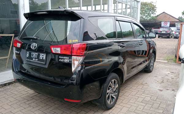 TOYOTA KIJANG INNOVA V
