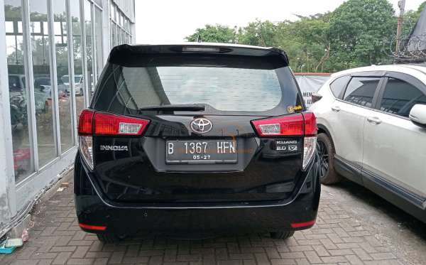 TOYOTA KIJANG INNOVA V