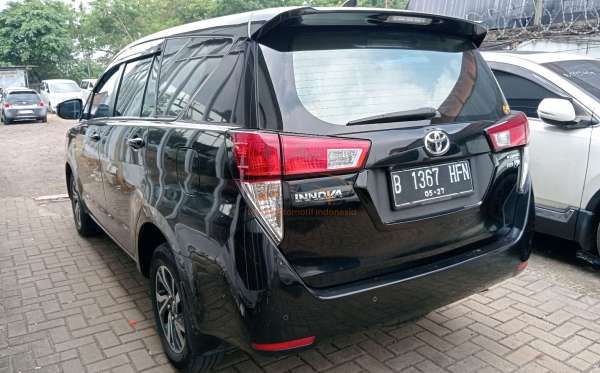 TOYOTA KIJANG INNOVA V