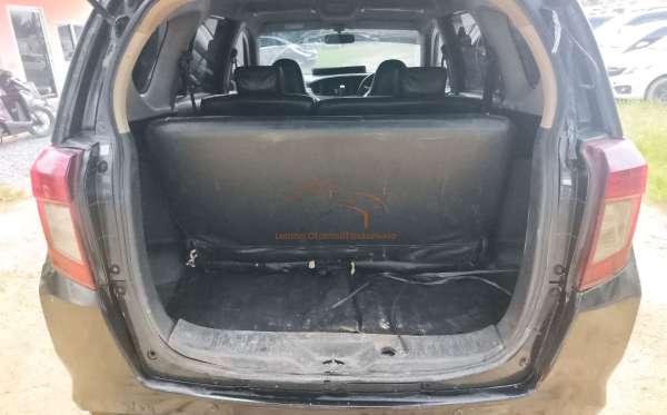 DAIHATSU SIGRA 1.2 X