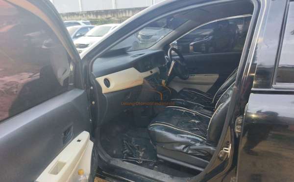 DAIHATSU SIGRA 1.2 X
