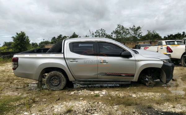 MITSUBISHI DC GLS 4X4