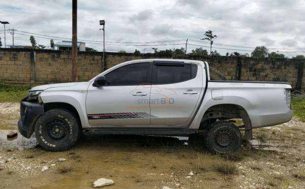 MITSUBISHI DC GLS 4X4