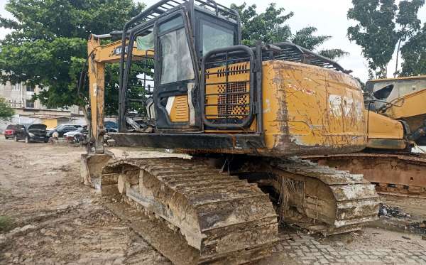 SANY EXCAVATOR SY135F