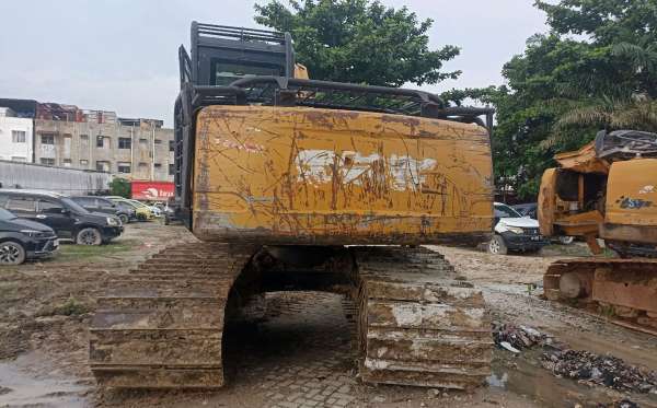 SANY EXCAVATOR SY135F