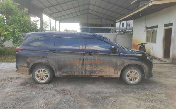 TOYOTA AVANZA
