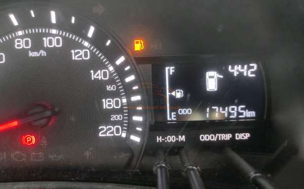 TOYOTA AVANZA