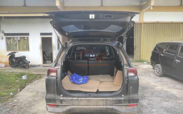 TOYOTA AVANZA