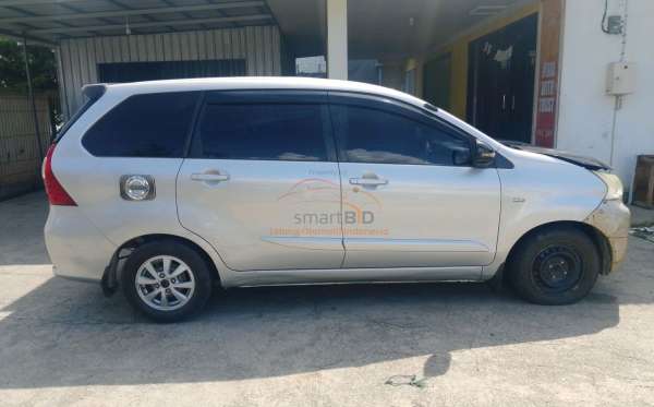 TOYOTA AVANZA