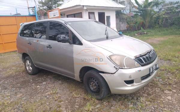 TOYOTA INNOVA