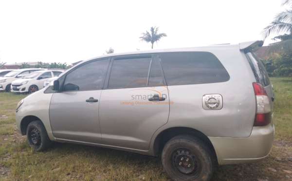TOYOTA INNOVA