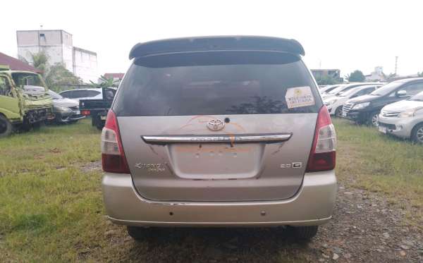 TOYOTA INNOVA
