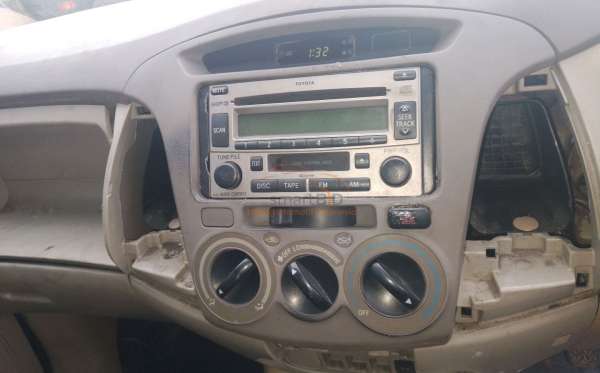 TOYOTA INNOVA