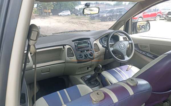 TOYOTA KIJANG INNOVA G