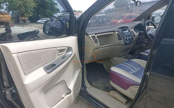 TOYOTA KIJANG INNOVA G