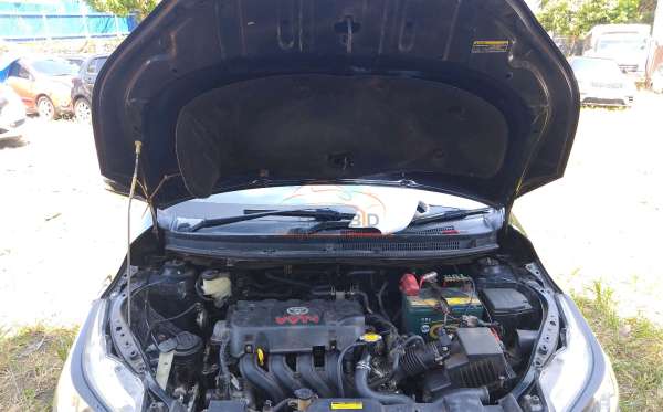TOYOTA  YARIS  S