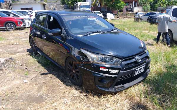TOYOTA  YARIS  S