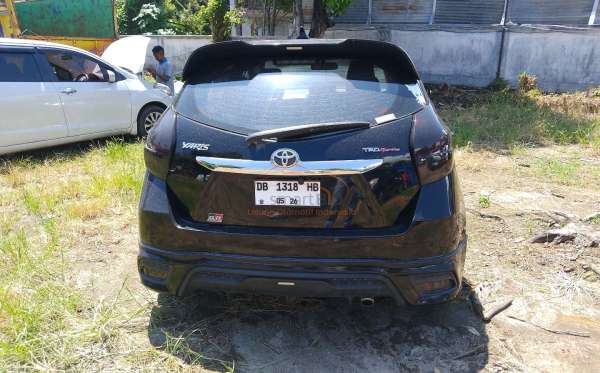 TOYOTA  YARIS  S