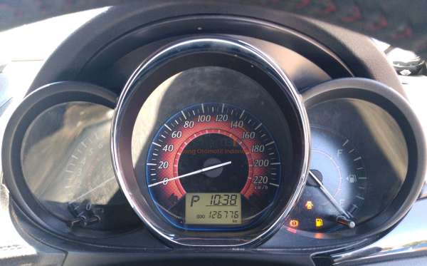 TOYOTA  YARIS  S