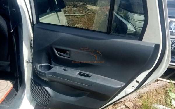 DAIHATSU  SIGRA  D