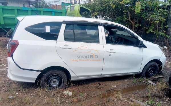 DAIHATSU  SIGRA  D