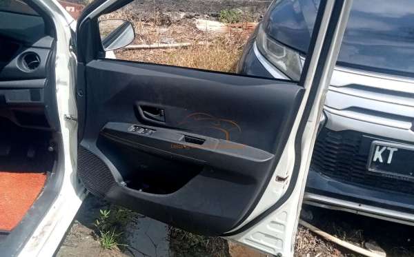 DAIHATSU  SIGRA  D