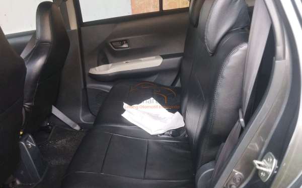 DAIHATSU SIGRA X