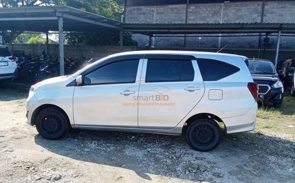 DAIHATSU SIGRA X