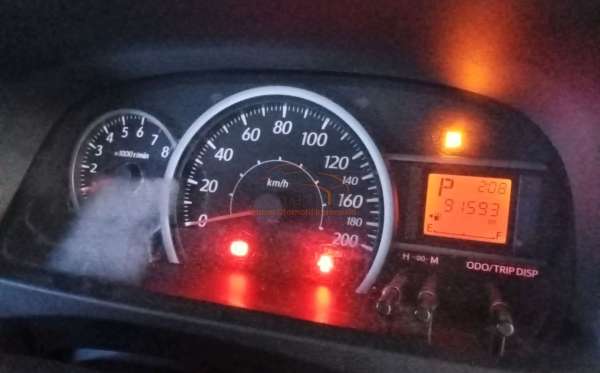DAIHATSU SIGRA X