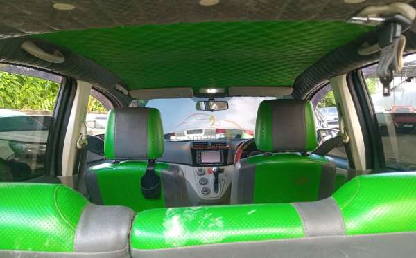 DAIHATSU SIRION