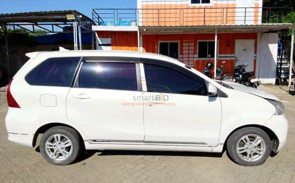 DAIHATSU  XENIA  1.3 X