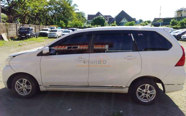 DAIHATSU  XENIA  1.3 X