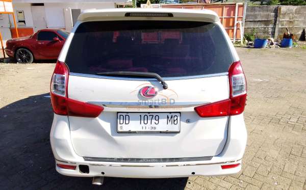 DAIHATSU  XENIA  1.3 X