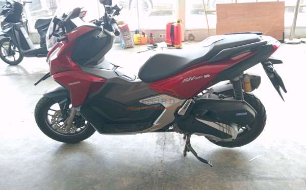 HONDA ADV