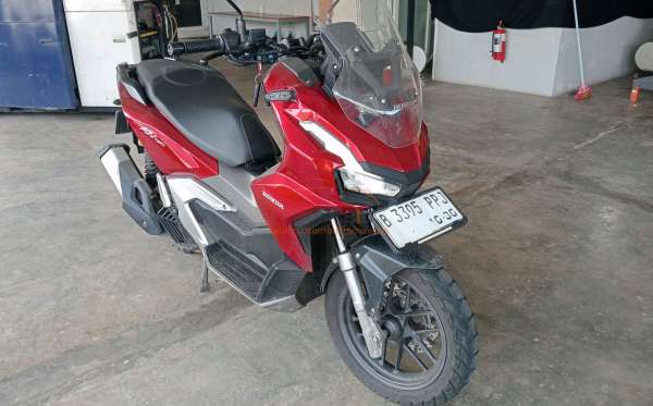 HONDA ADV