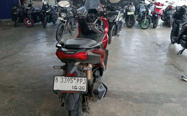 HONDA ADV