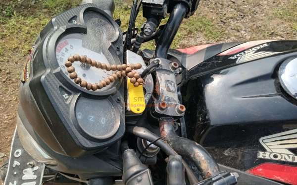 HONDA CB 150 R