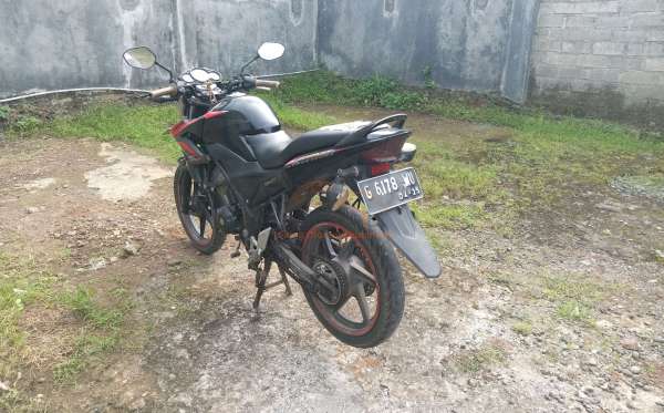 HONDA CB 150 R
