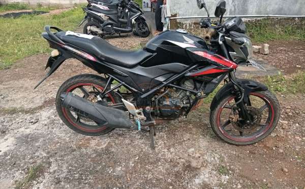 HONDA CB 150 R