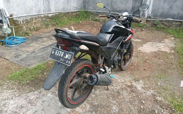 HONDA CB 150 R