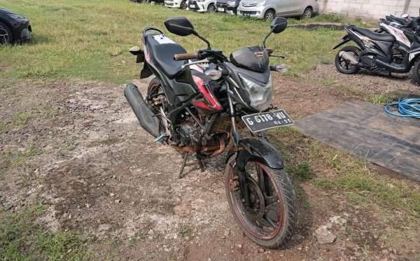 HONDA CB 150 R