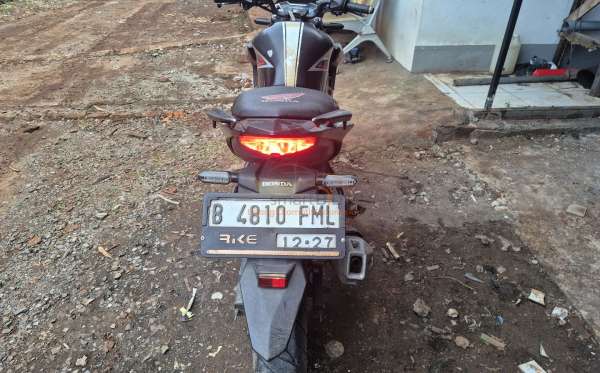 HONDA CB 150 R
