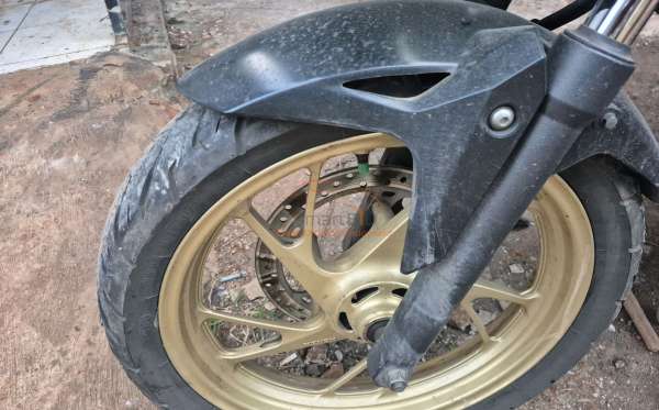 HONDA CB 150 R