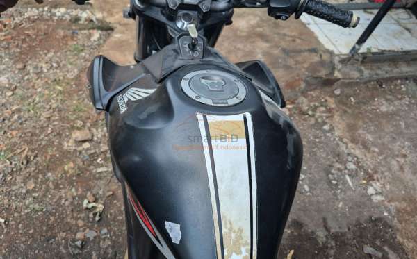 HONDA CB 150 R