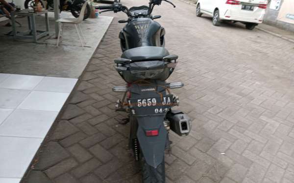 HONDA CB 150 R