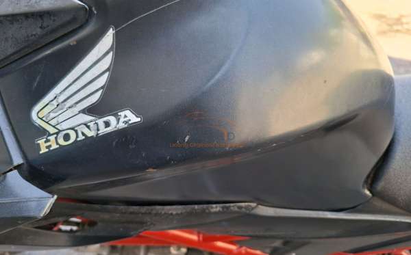 HONDA CB 150 R