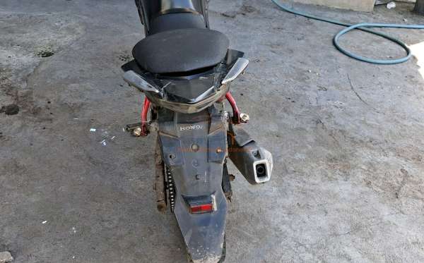 HONDA CB 150 R