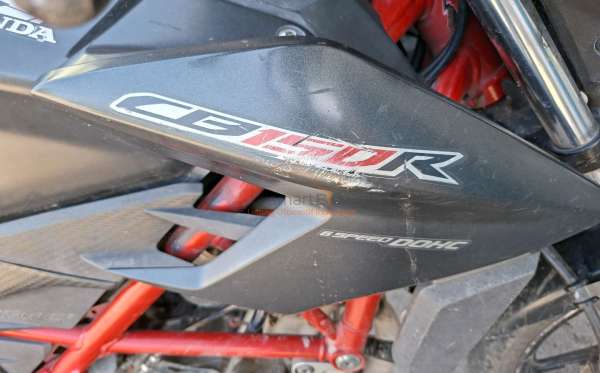 HONDA CB 150 R